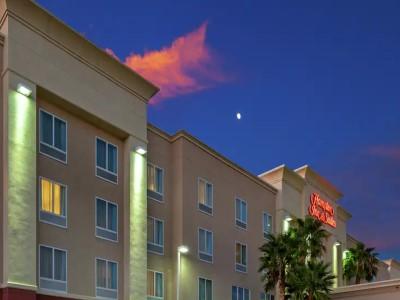 Hotel Hampton & West 3*